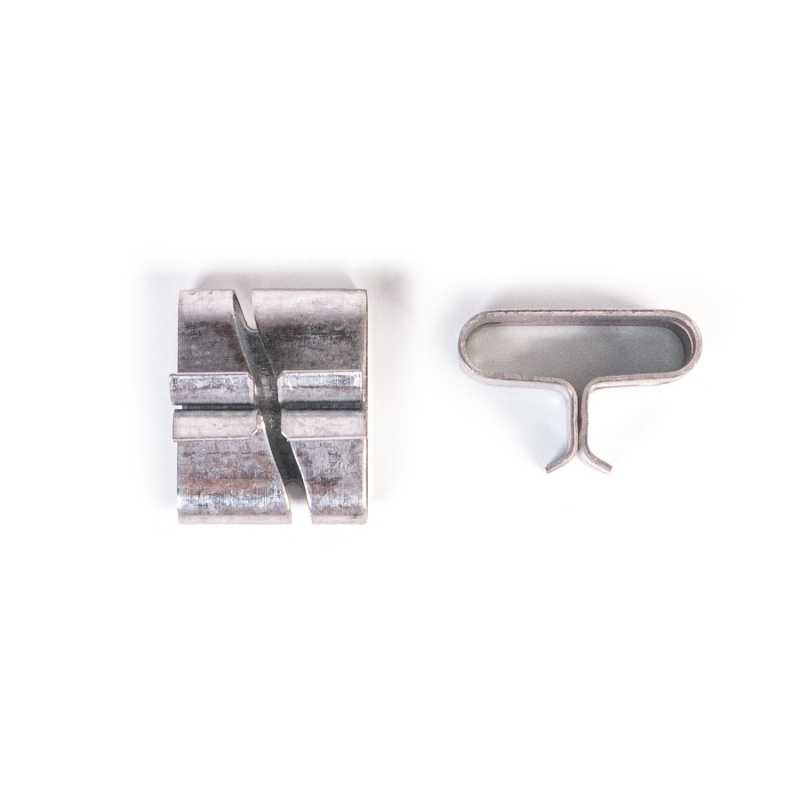 Sostén metálico para mechas de madera en cruz