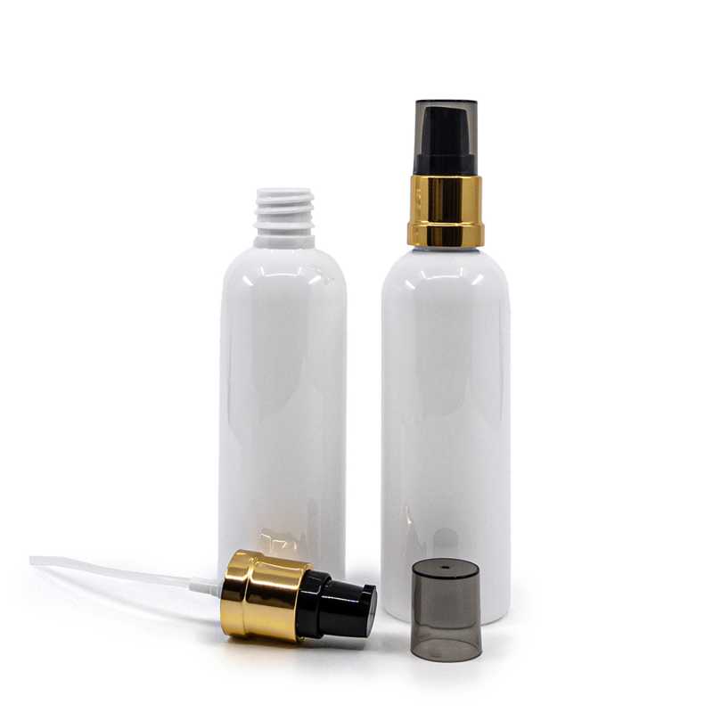 Frasco de plástico blanco, bomba negra y dorada brillante con sobretapa ahumada, 100 ml