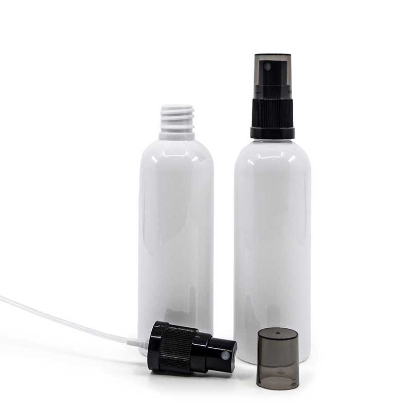 Botella de plástico blanca, pulverizador negro de niebla fina, sobretapa ahumada, 100 ml