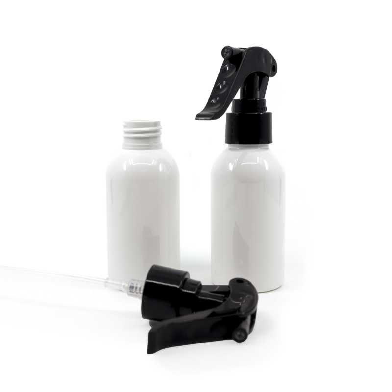 Botella de plástico blanca, pulverizador de gatillo negro, 150 ml