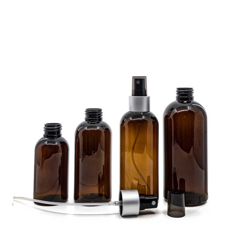 Botella de plástico ámbar, pulverizador negro, anillo plateado mate, sobretapa ahumada, 150 ml