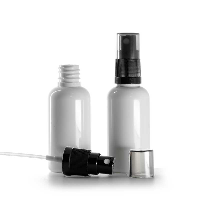 Frasco de plástico blanco, pulverizador negro con sobretapa ahumada, 50 ml