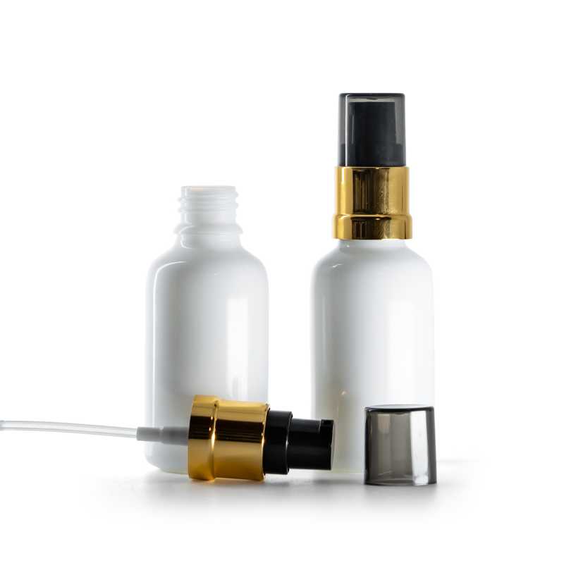 Frasco de vidrio blanco, bomba negra y dorada brillante con sobretapa ahumada, 30 ml
