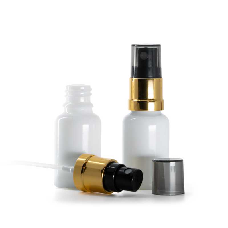 Frasco de vidrio blanco, pulverizador negro y dorado de bruma fina, sobretapa ahumada, 15 ml