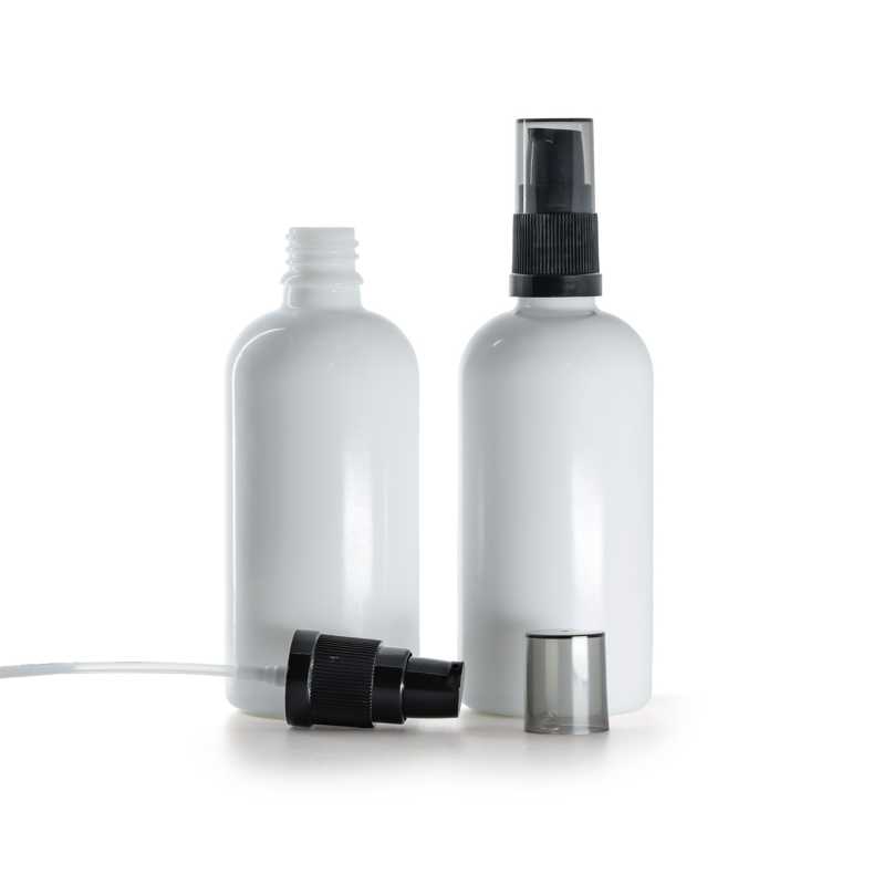 Frasco de vidrio blanco, dispensador negro con sobretapa ahumada, 100 ml