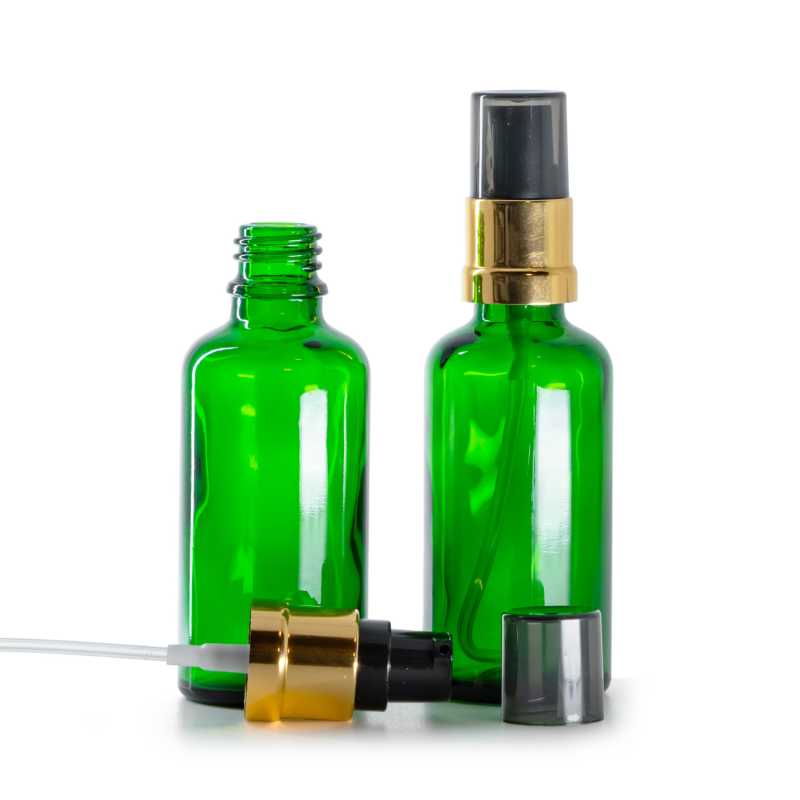 Frasco de vidrio verde, dispensador negro y dorado brillante con sobretapa ahumada, 50 ml