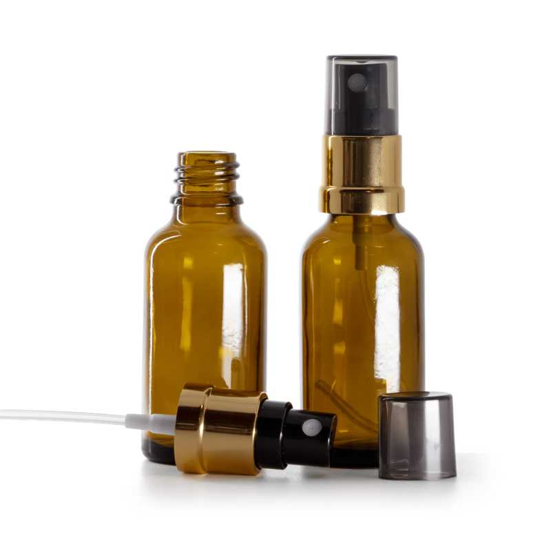 Frasco de vidrio ámbar, pulverizador negro y dorado, sobretapa ahumada, 30 ml