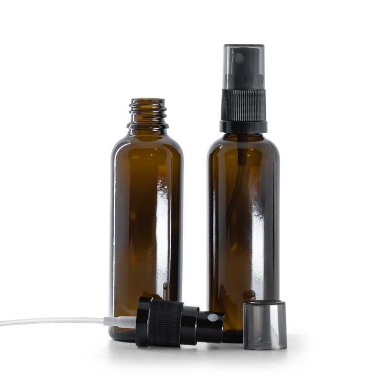 Botella de vidrio ámbar alta, pulverizador de niebla fina negro con sobretapa ahumada, 50 ml